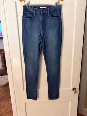 Levi’s 721 High Rise Skinny Jeans Size 31 Medium Wash Stretch